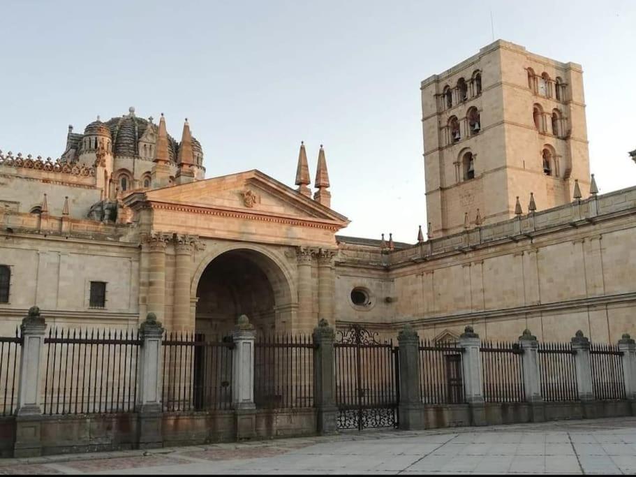 Centrico Piso En Pleno Romanico De Zamora Exterior photo